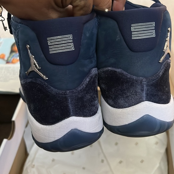 Women’s Air Jordan 11 Retro - Used! 🤩🤩🤩 - Picture 5 of 6